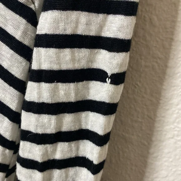 🛍️Soft Surroundings Striped fun Black and White patterned Women's Top! - Picture 7 of 8